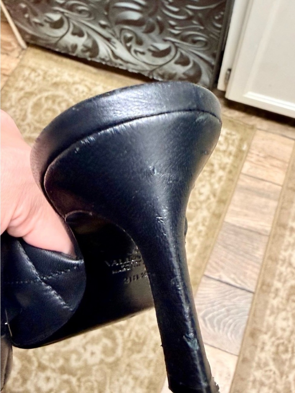Valentino Garavani Black Quilted Stud Slide sandal/Mules - Picture 11 of 11